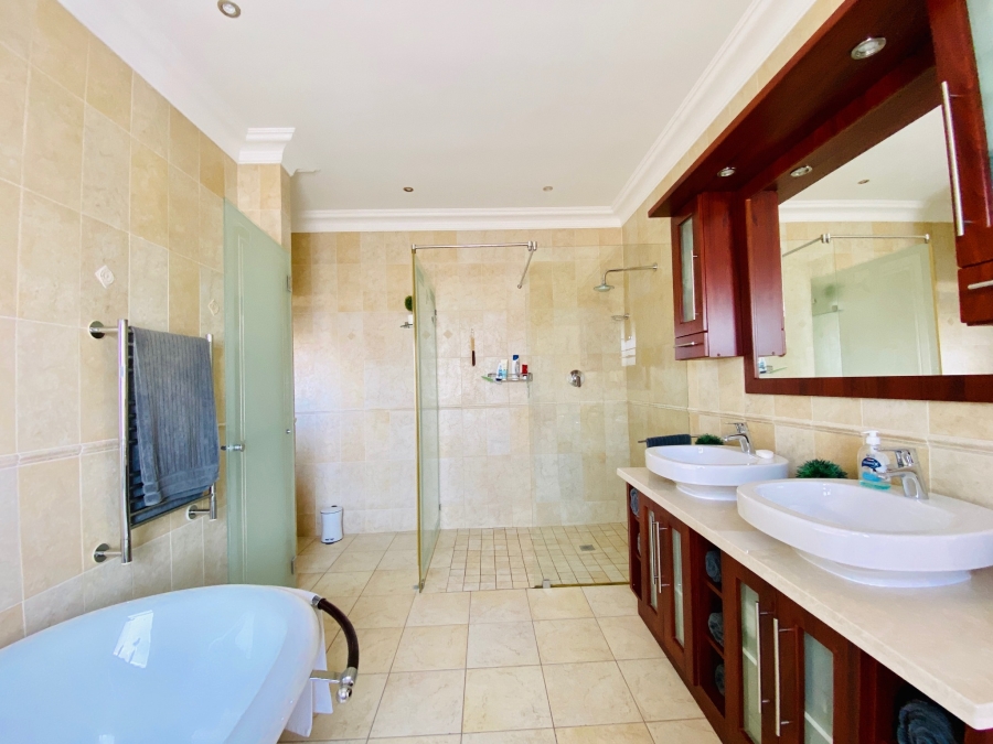 3 Bedroom Property for Sale in Country Club Western Cape